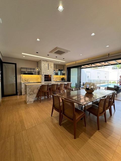 Sobrado à venda em Campo Mourão, Centro, com 3 suítes, com 408 m²