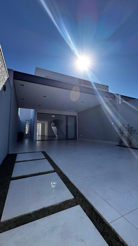 Sobrado à venda em Campo Mourão, Jardim Francisco Ferreira Albuquerque, com 2 quartos, com 180 m²