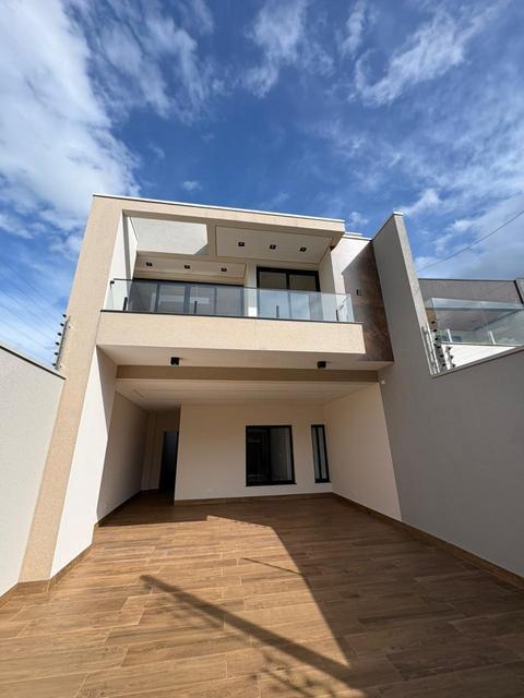 Sobrado à venda em Campo Mourão, Jardim Residencial do Lago, com 3 quartos, com 161 m²