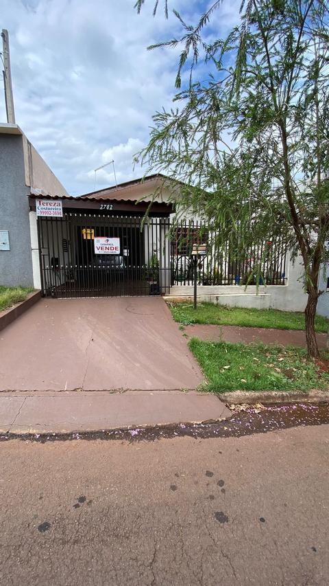 Casa à venda em Campo Mourão, Centro, com 3 quartos, com 122 m²