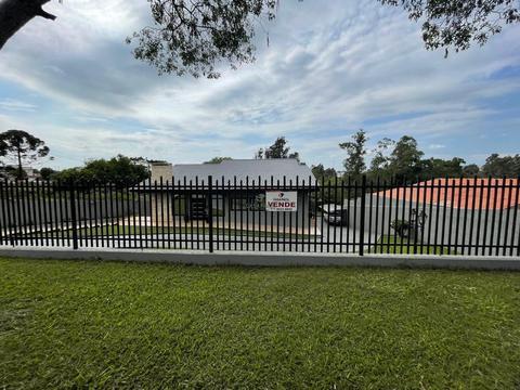 Sobrado à venda em Campo Mourão, Jardim Laura, com 4 quartos, com 750 m²