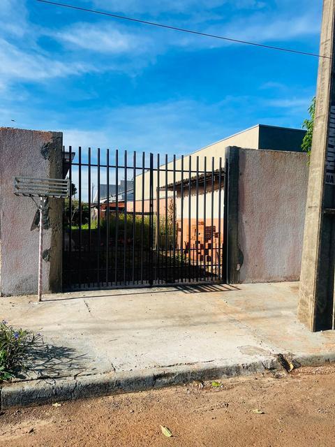 Casa para alugar em Campo Mourão, Conjunto Habitacional Governador Parigot de Souza, com 2 quartos