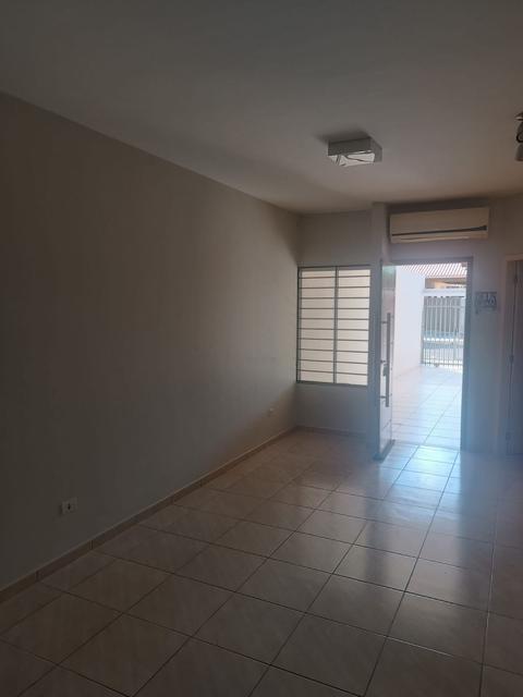 Casa à venda em Campo Mourão, Jardim Francisco Ferreira Albuquerque, com 3 quartos, com 121 m²
