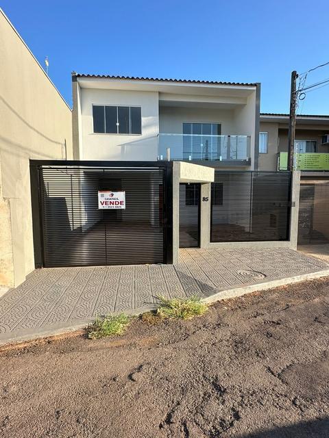 Sobrado à venda em Campo Mourão, Jardim Conrado, com 3 quartos, com 138.54 m²
