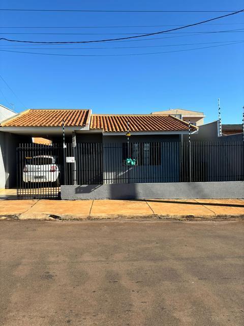 Casa à venda em Campo Mourão, Jardim Kimberlim, com 3 quartos, com 124.72 m²